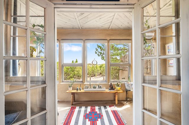 42 Entrada, Santa Fe, NM 87507