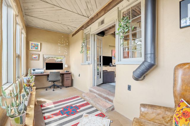 42 Entrada, Santa Fe, NM 87507