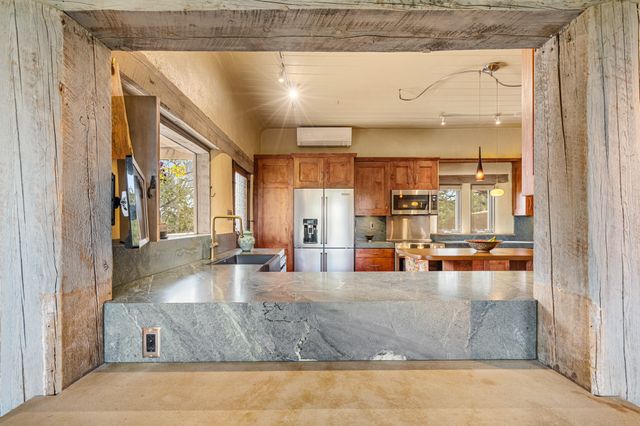 42 Entrada, Santa Fe, NM 87507
