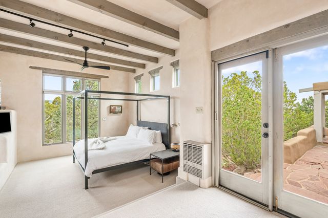 42 Entrada, Santa Fe, NM 87507