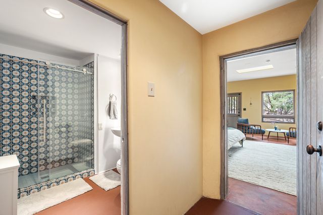 42 Entrada, Santa Fe, NM 87507