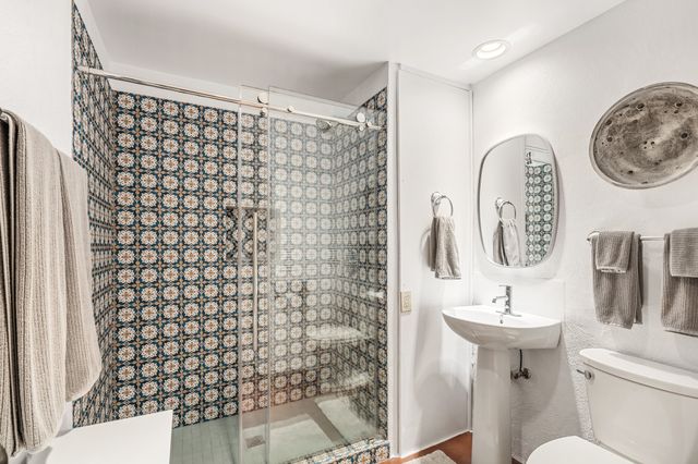 42 Entrada, Santa Fe, NM 87507