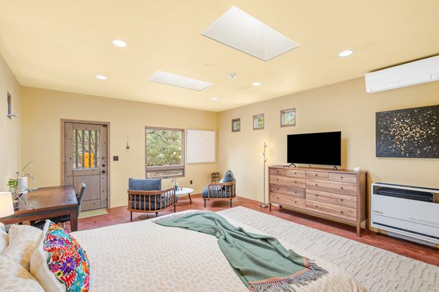 42 Entrada, Santa Fe, NM 87507