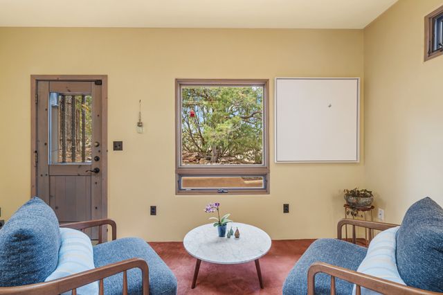 42 Entrada, Santa Fe, NM 87507
