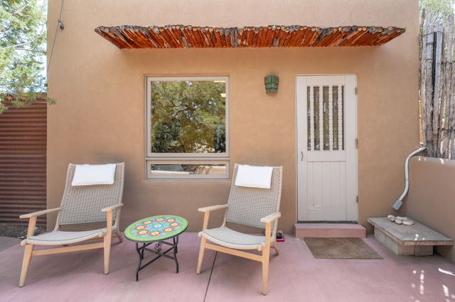 42 Entrada, Santa Fe, NM 87507