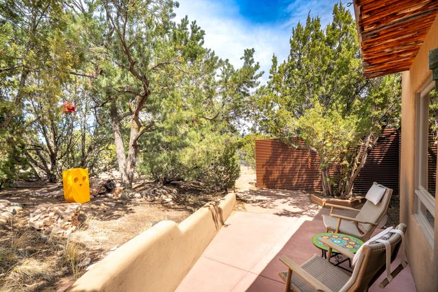 42 Entrada, Santa Fe, NM 87507