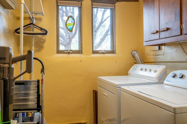 42 Entrada, Santa Fe, NM 87507