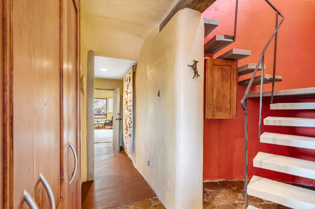 42 Entrada, Santa Fe, NM 87507