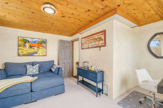 42 Entrada, Santa Fe, NM 87507