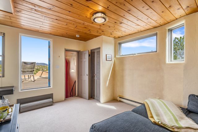 42 Entrada, Santa Fe, NM 87507