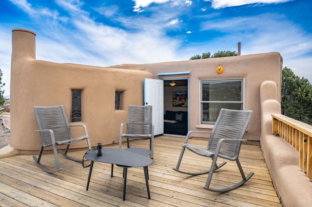 42 Entrada, Santa Fe, NM 87507