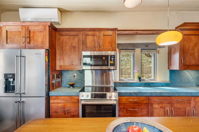 42 Entrada, Santa Fe, NM 87507