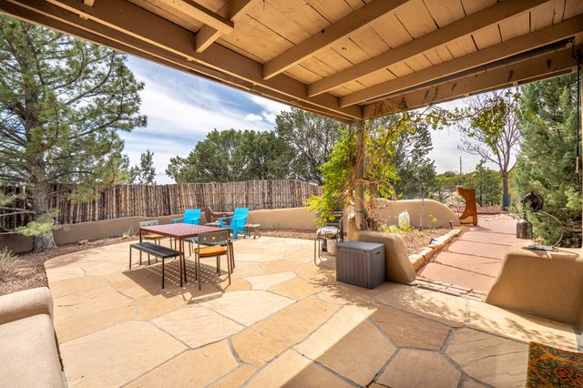 42 Entrada, Santa Fe, NM 87507