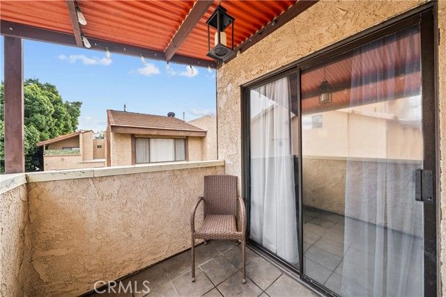 14435 Plummer 23, Panorama City (los Angeles), CA 91402