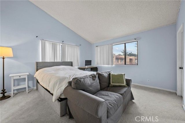 14435 Plummer 23, Panorama City (los Angeles), CA 91402