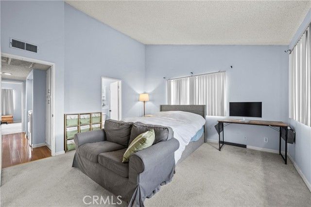 14435 Plummer 23, Panorama City (los Angeles), CA 91402