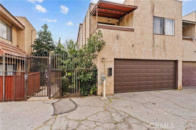 14435 Plummer 23, Panorama City (los Angeles), CA 91402