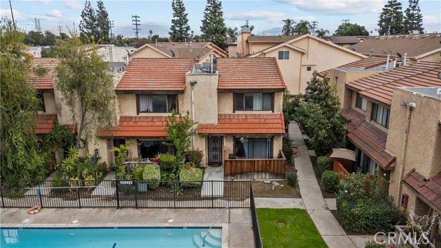 14435 Plummer 23, Panorama City (los Angeles), CA 91402
