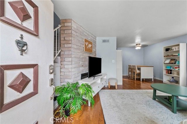 14435 Plummer 23, Panorama City (los Angeles), CA 91402