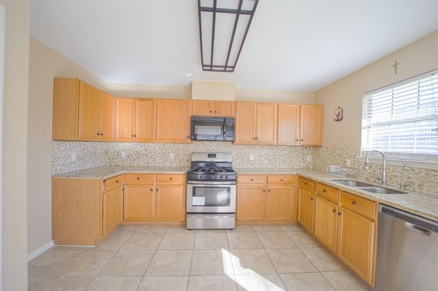 9611 Prairie Dog Run, Sugar Land, TX 77498