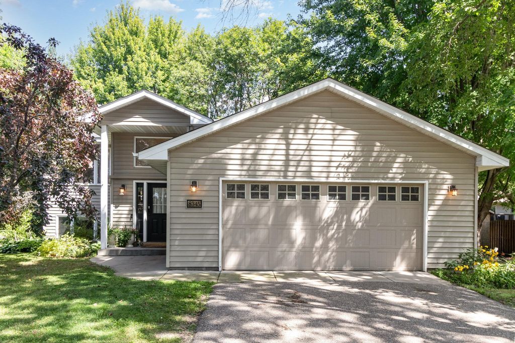 8345 Grace Ct., Victoria, MN 55386