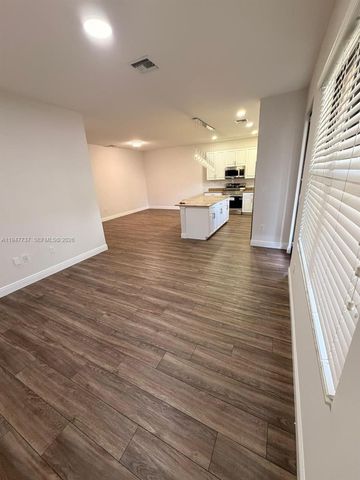 723 NE 193rd St, Miami, FL 33179