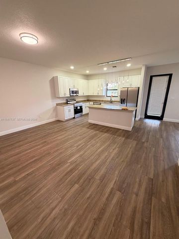 723 NE 193rd St, Miami, FL 33179