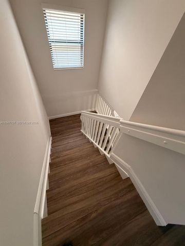 723 NE 193rd St, Miami, FL 33179