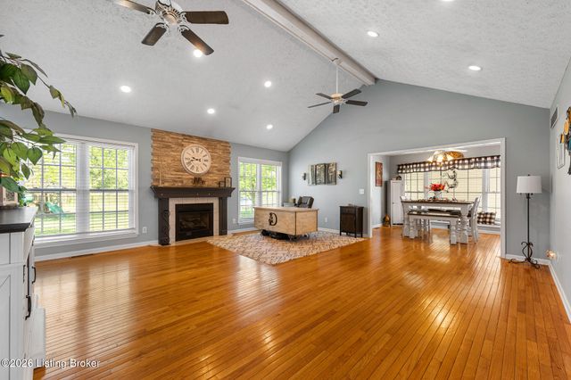 442 Clarks Ln, Shepherdsville, KY 40165