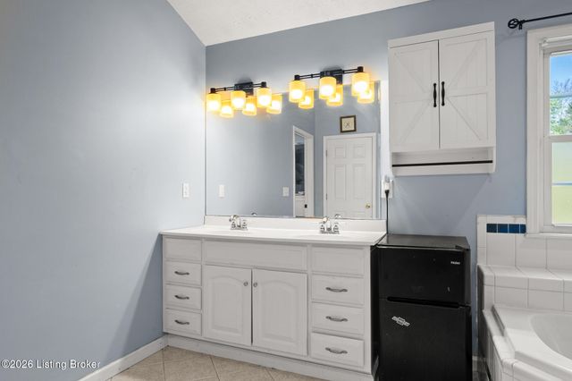 442 Clarks Ln, Shepherdsville, KY 40165