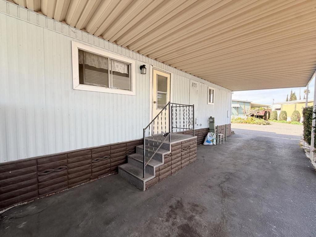 Image 20 of property listing at 5450 Monterey Highway, San Jose, CA 95111