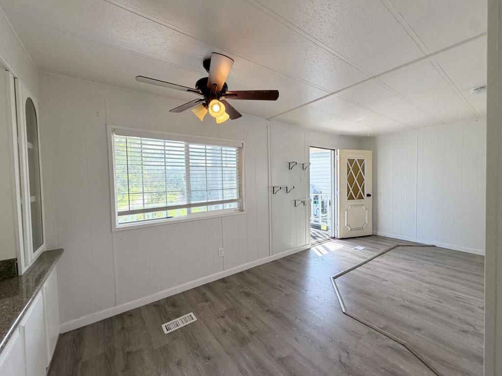 Image 4 of property listing at 5450 Monterey Highway, San Jose, CA 95111