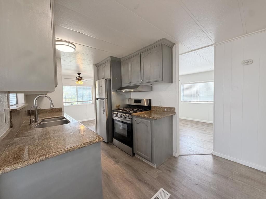 Image 6 of property listing at 5450 Monterey Highway, San Jose, CA 95111