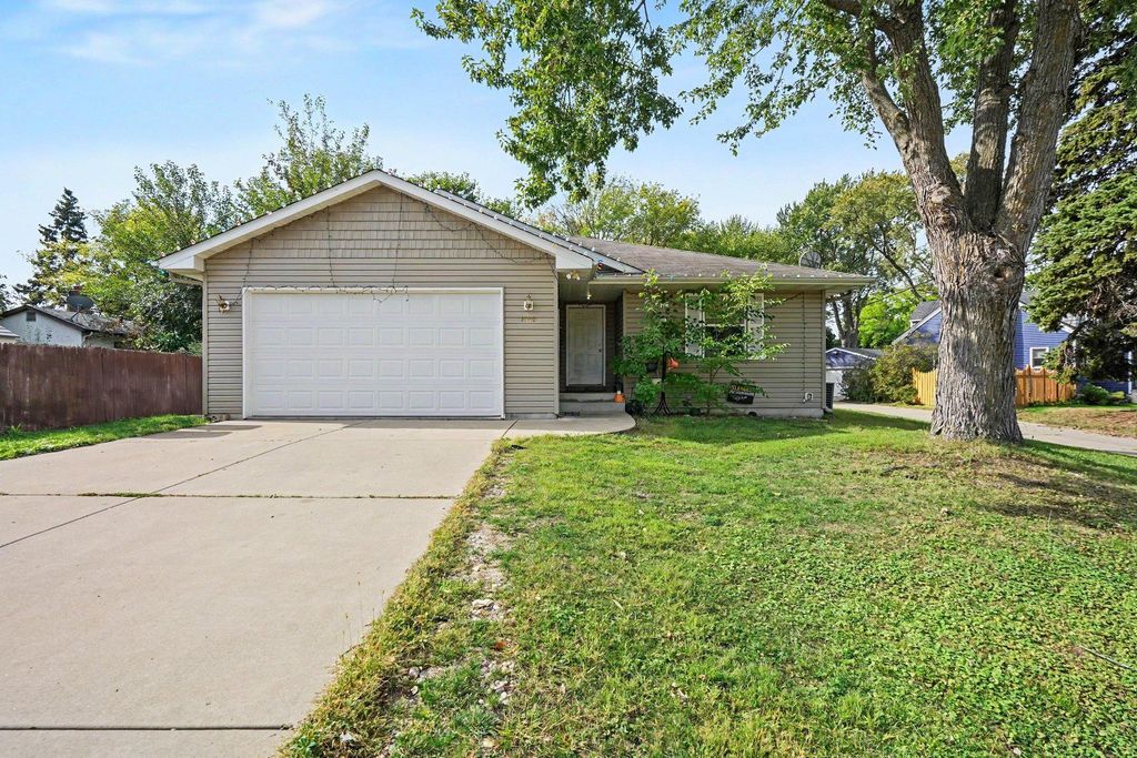 1550 41st Avenue NE, Columbia Heights, MN 55421 — photo 2