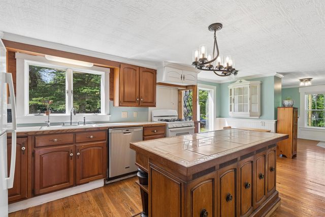 567 First Crown Point Road, Strafford, NH 03884