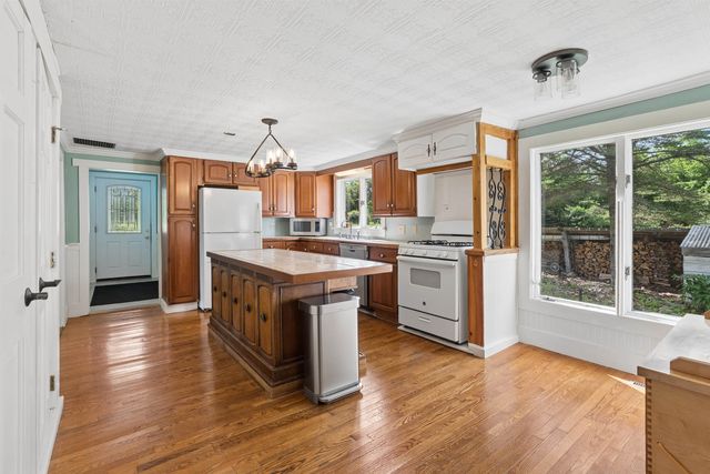 567 First Crown Point Road, Strafford, NH 03884