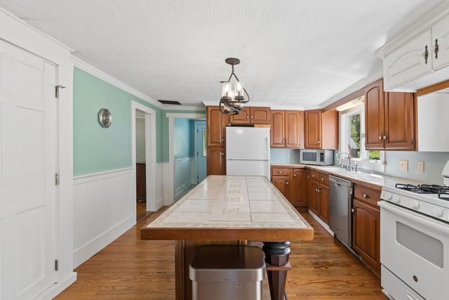 567 First Crown Point Road, Strafford, NH 03884