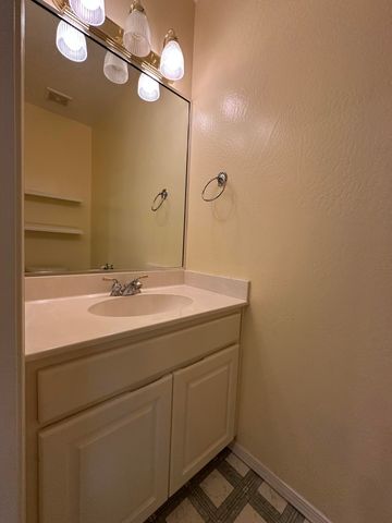 906 Mary Jane Avenue, Ashland, OR 97520