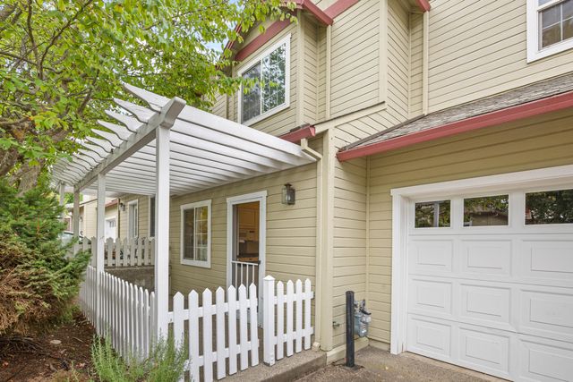 906 Mary Jane Avenue, Ashland, OR 97520
