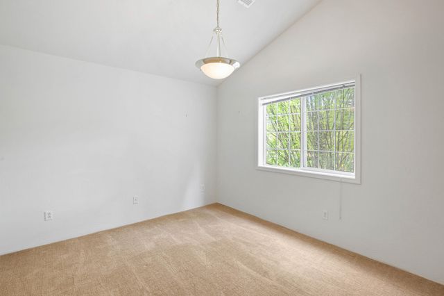 906 Mary Jane Avenue, Ashland, OR 97520