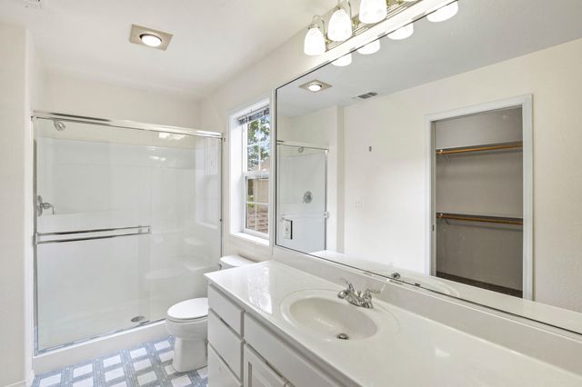 906 Mary Jane Avenue, Ashland, OR 97520