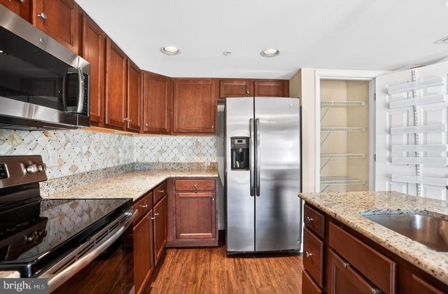 175 N OAKWOOD, Selinsgrove, PA 17870