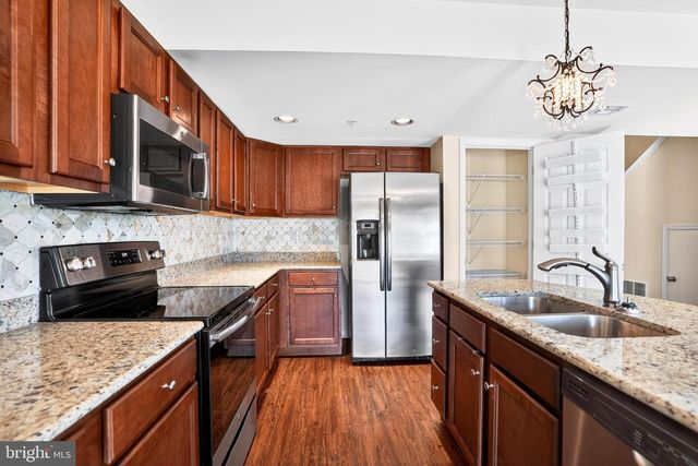 175 N OAKWOOD, Selinsgrove, PA 17870