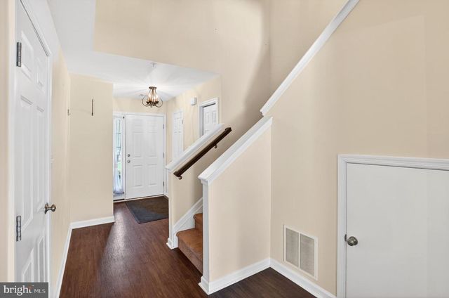 175 N OAKWOOD, Selinsgrove, PA 17870