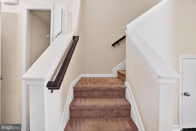 175 N OAKWOOD, Selinsgrove, PA 17870