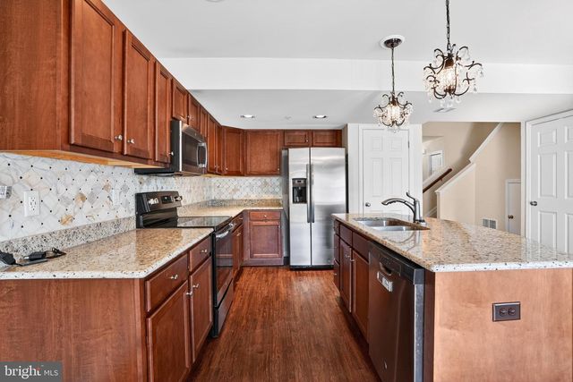 175 N OAKWOOD, Selinsgrove, PA 17870