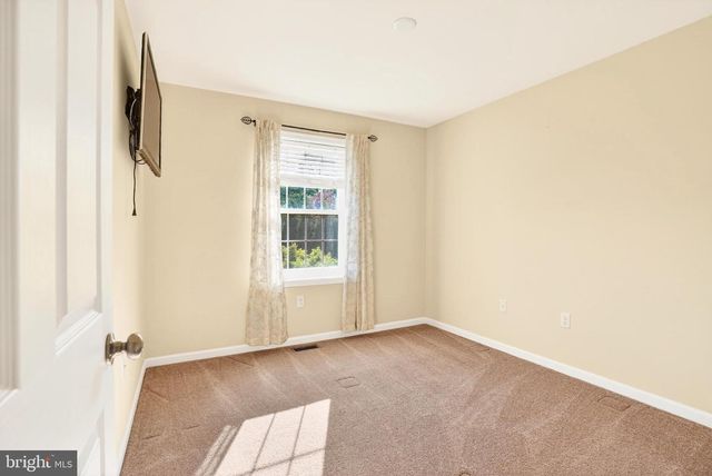 175 N OAKWOOD, Selinsgrove, PA 17870