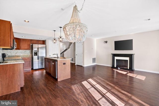 175 N OAKWOOD, Selinsgrove, PA 17870
