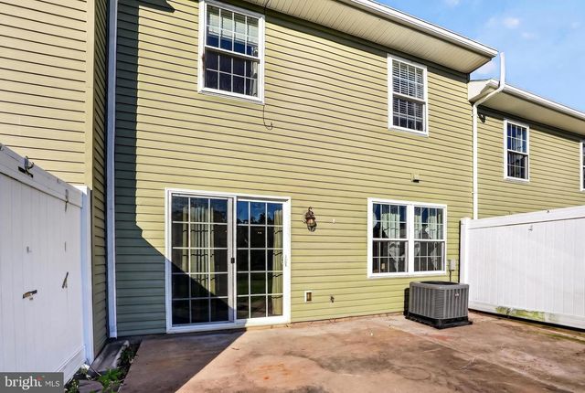 175 N OAKWOOD, Selinsgrove, PA 17870