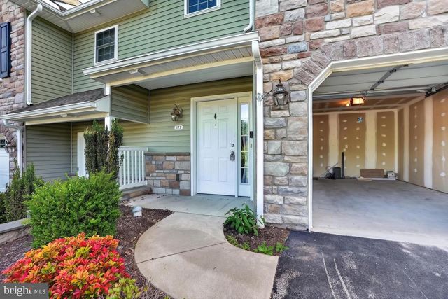175 N OAKWOOD, Selinsgrove, PA 17870